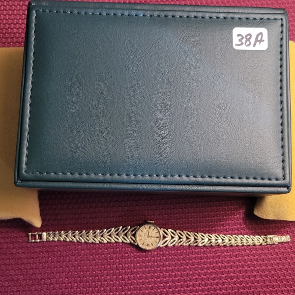 Vintage 14k Gold Rolex Women's Watch with Box & Appraisal - Picture 10 of 17